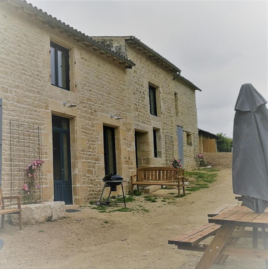 Chateau Des Loups - Les Cedres Bleus Echire ภายนอก รูปภาพ