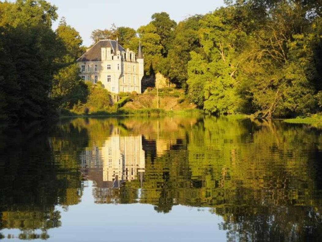 Chateau Des Loups - Les Cedres Bleus Echire ภายนอก รูปภาพ