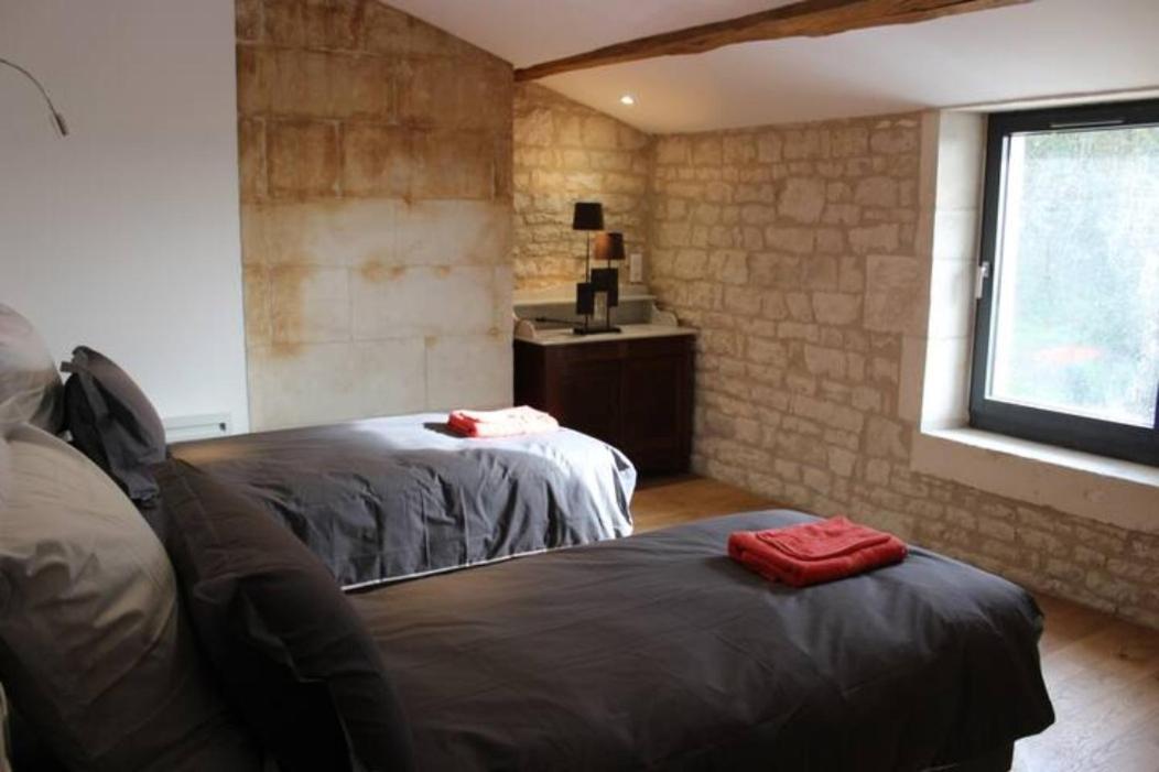 Chateau Des Loups - Les Cedres Bleus Echire ภายนอก รูปภาพ